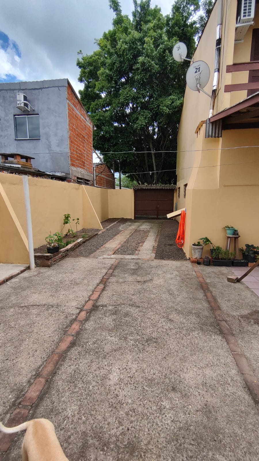 Casa com sala comercial em São Leopoldo