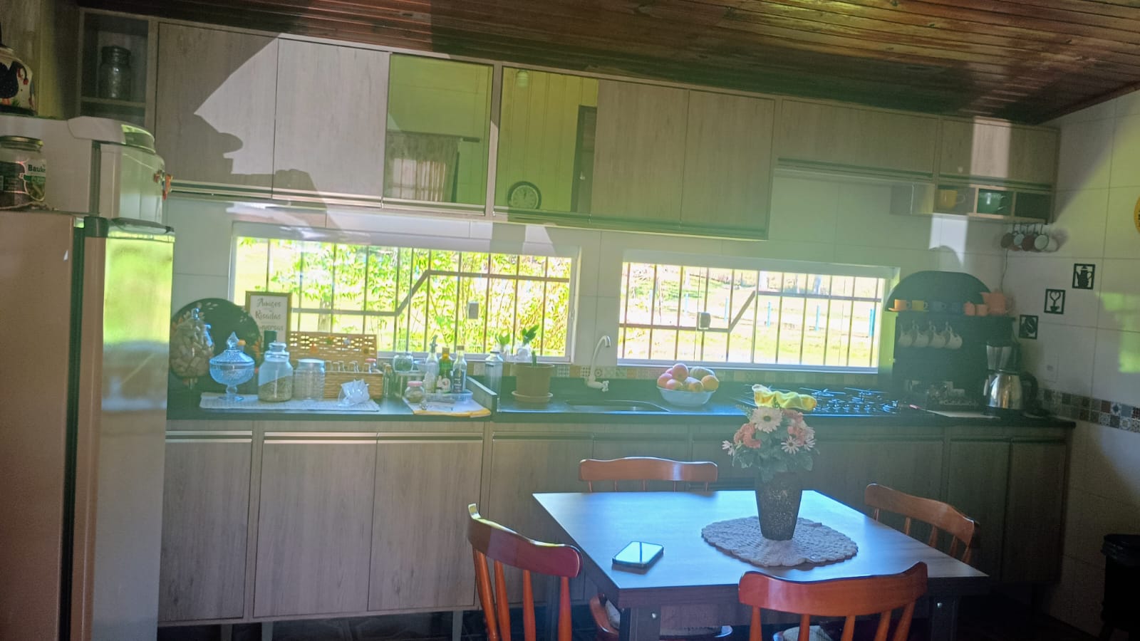 Chácara com duas casas em Capela de Santana
