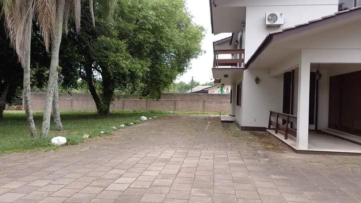 Casa de alto padrão em Portão