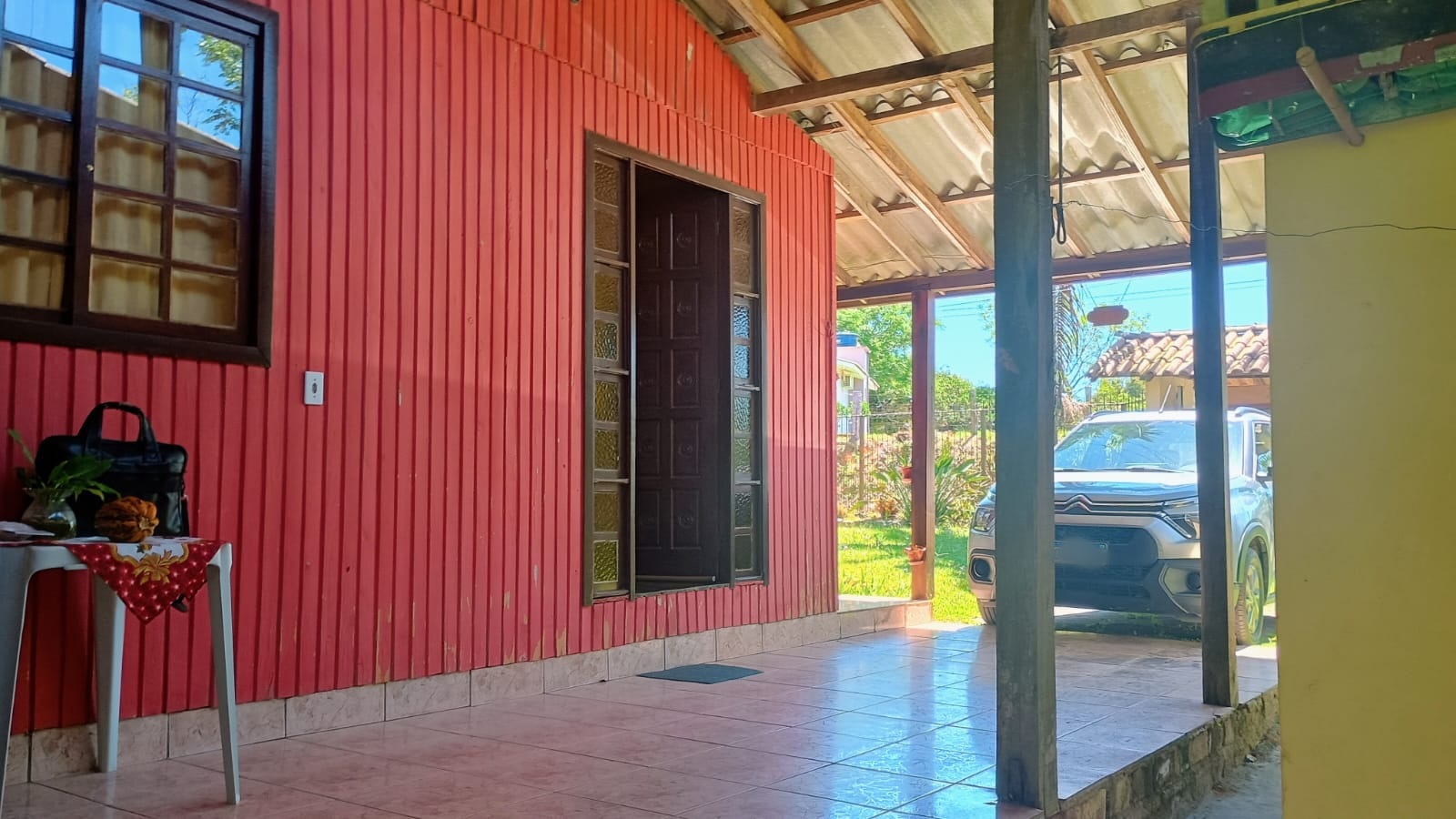 Chácara com duas casas em Capela de Santana