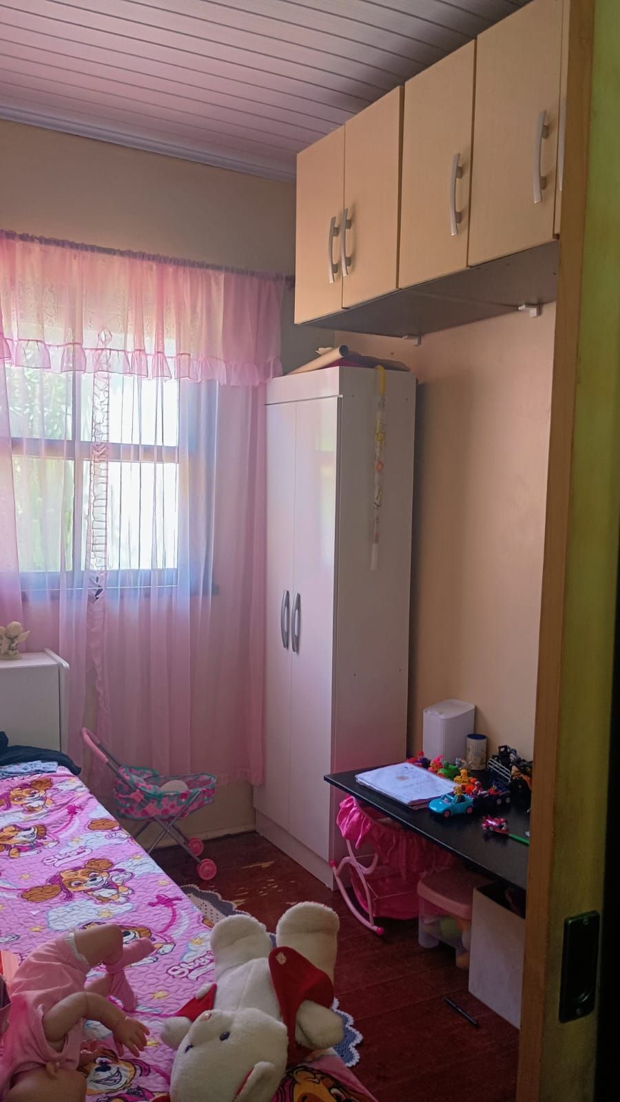 Terreno com casa e galpão em Capela de Santana