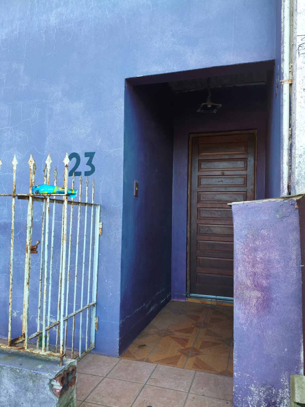 Pavilhão comercial com residência em Portão