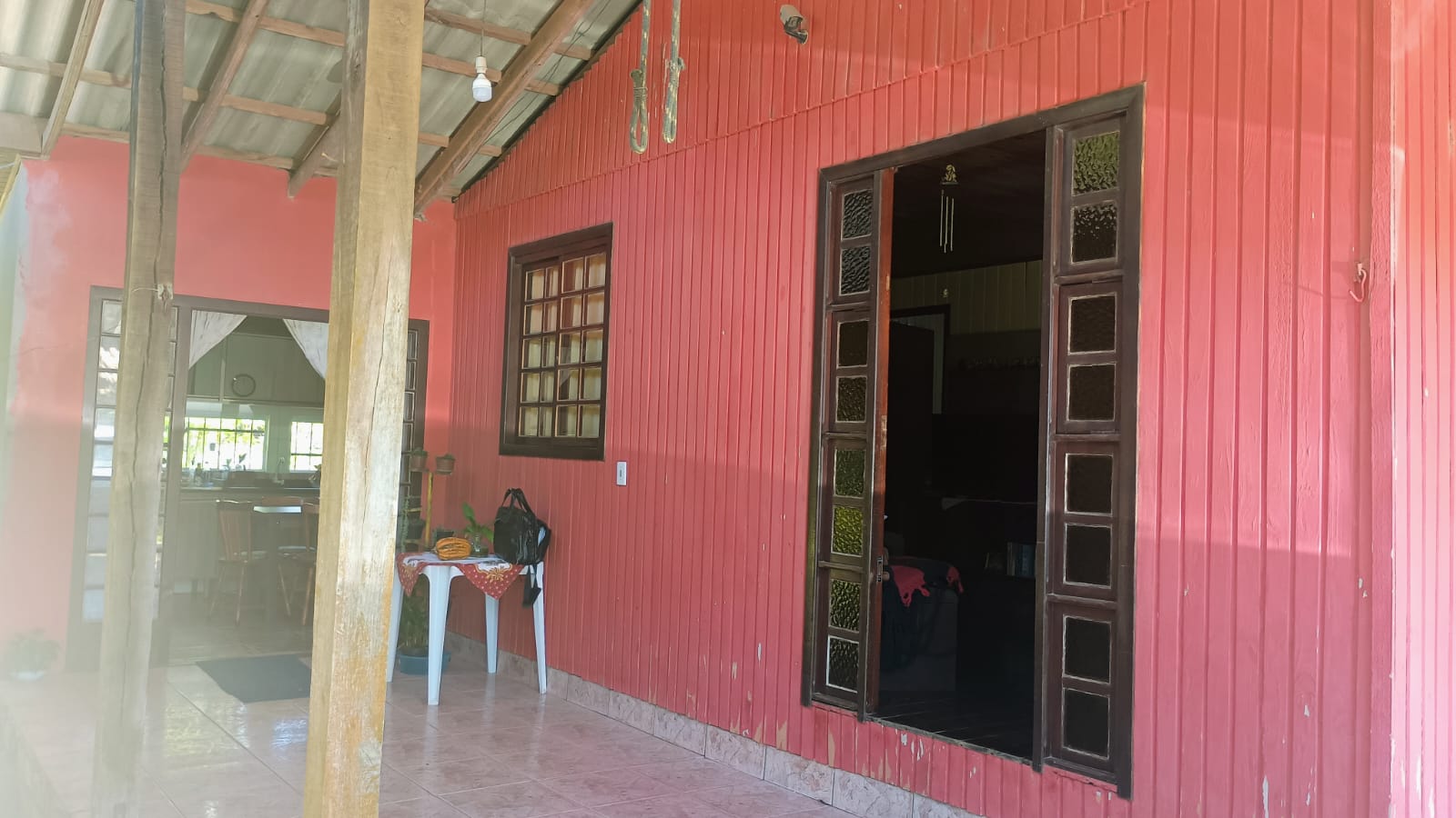 Chácara com duas casas em Capela de Santana