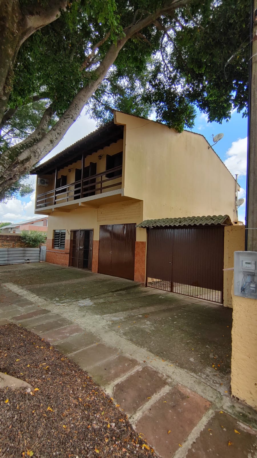 Casa com sala comercial em São Leopoldo