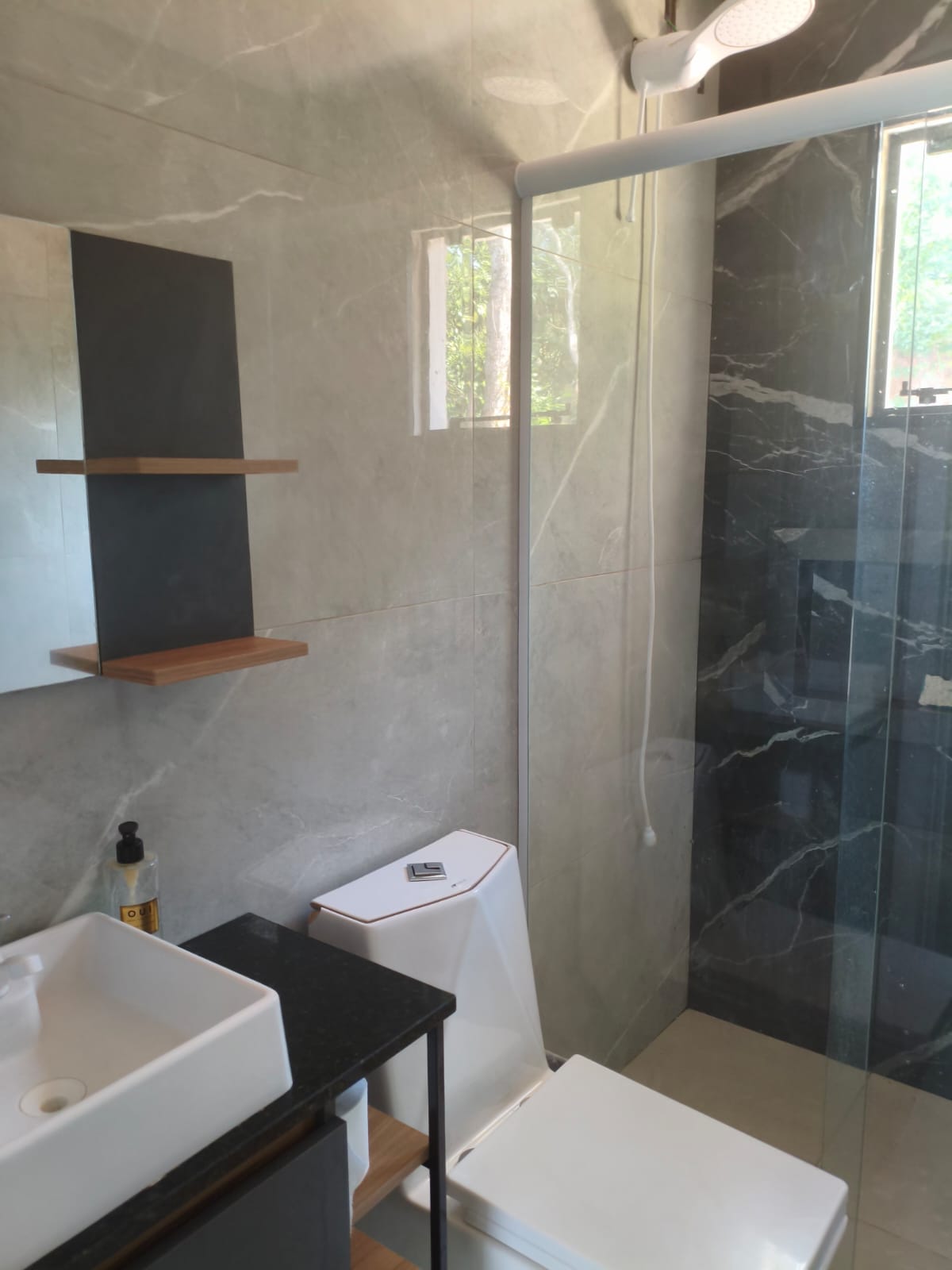 Terreno com duas casas em Portão